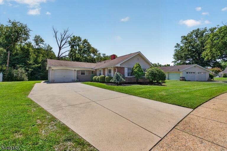 Property listing MLS 4042906 photo 3