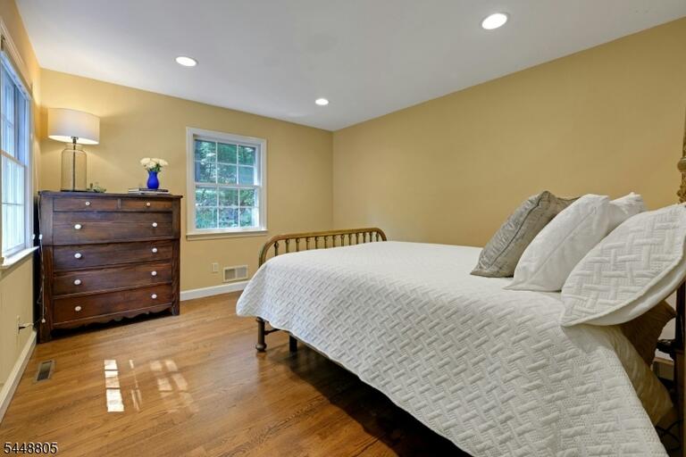Property listing MLS 4043390 photo 22