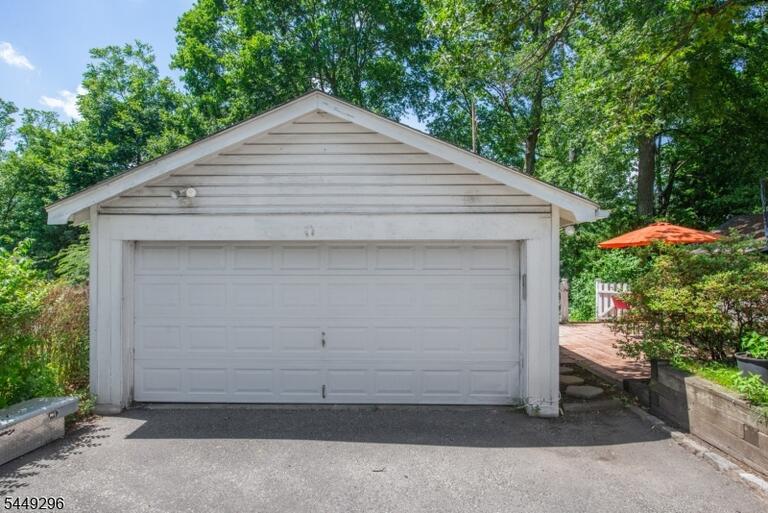 Property listing MLS 4043565 photo 38