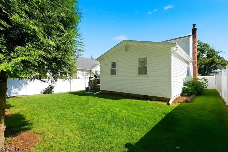 Property listing MLS 4043631 photo 27