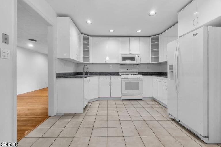 Property listing MLS 4043650 photo 16