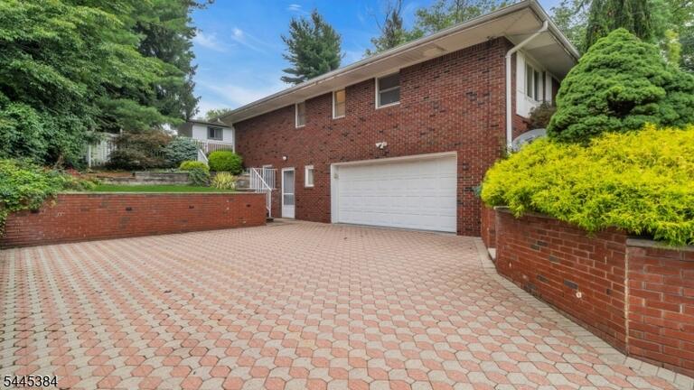 Property listing MLS 4043650 photo 5