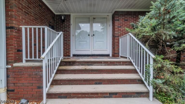Property listing MLS 4043650 photo 6