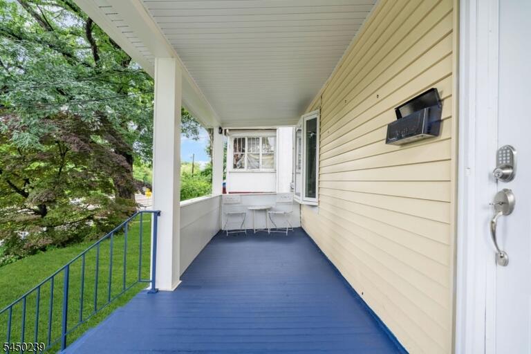 Property listing MLS 4043809 photo 4