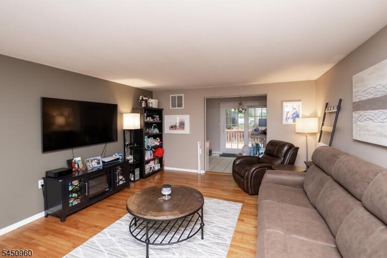 Property listing MLS 4044413 photo 16