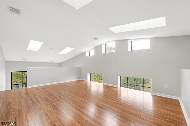 Property listing MLS 4044491 photo 9