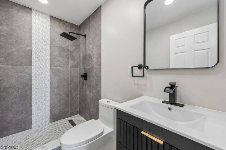 Property listing MLS 4044840 photo 24