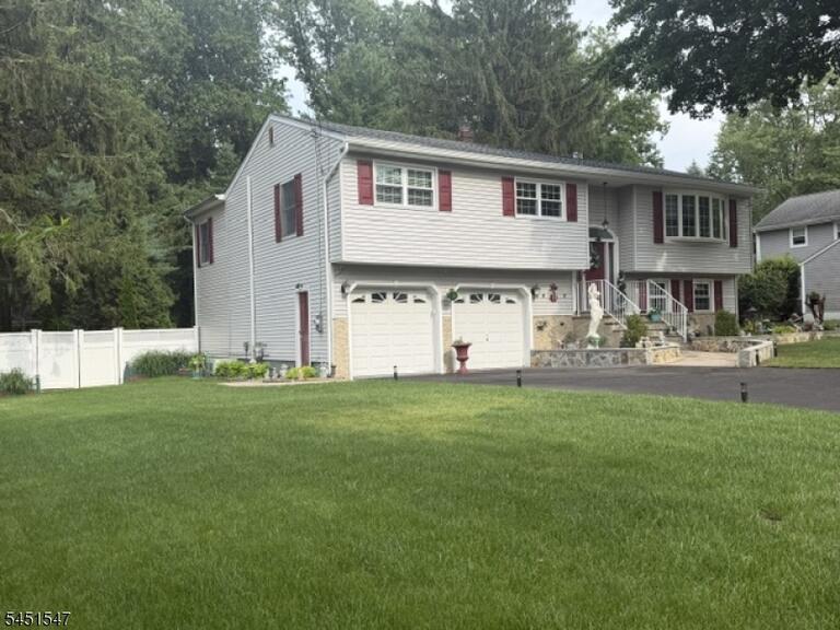 Property listing MLS 4044855 photo 2