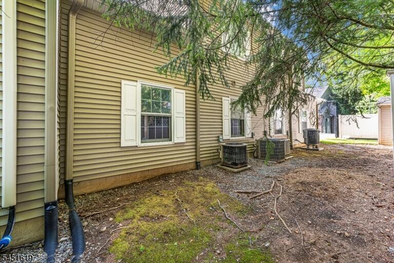 Property listing MLS 4044911 photo 3