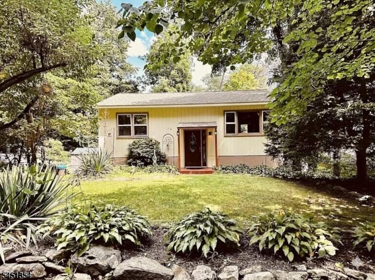 Property listing MLS 4045168 photo 1