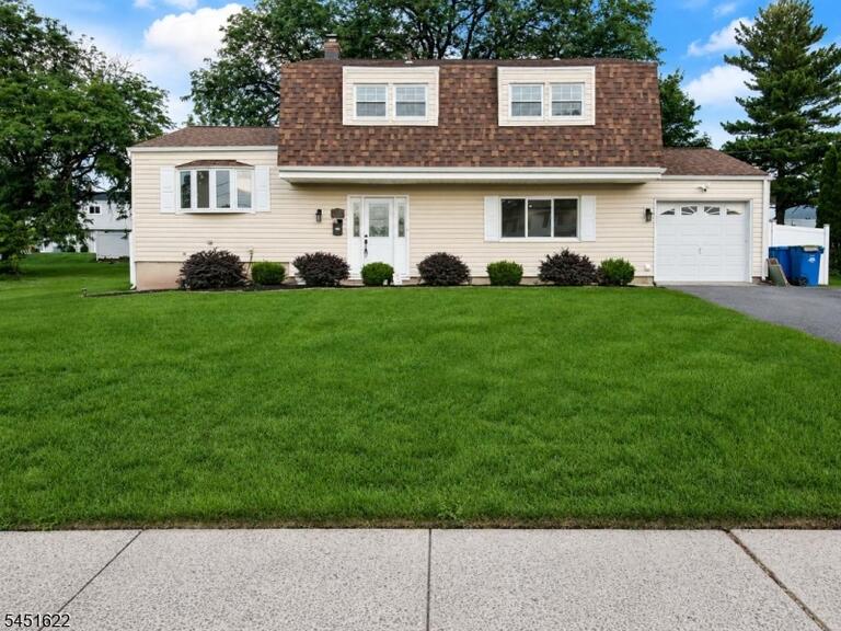 Property listing MLS 4045194 photo 1
