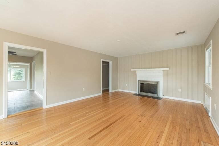 Property listing MLS 4045239 photo 8