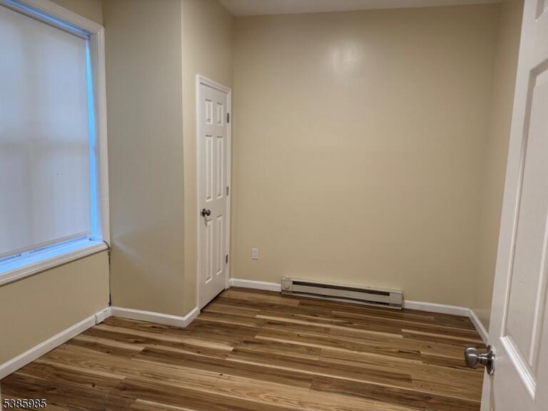 Property listing MLS 4045282 photo 4