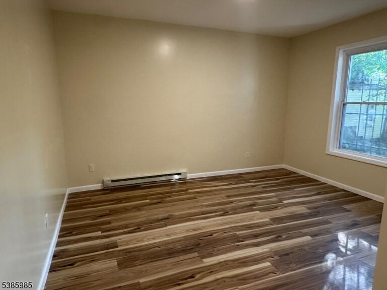 Property listing MLS 4045282 photo 9