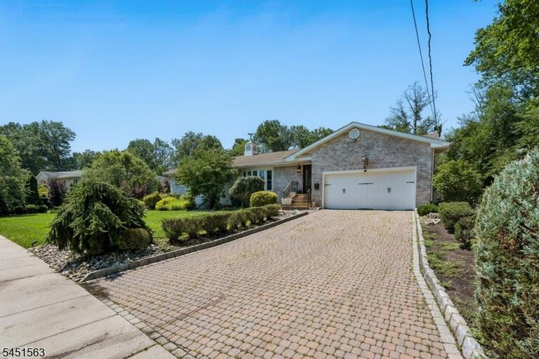 Property listing MLS 4045471 photo 2