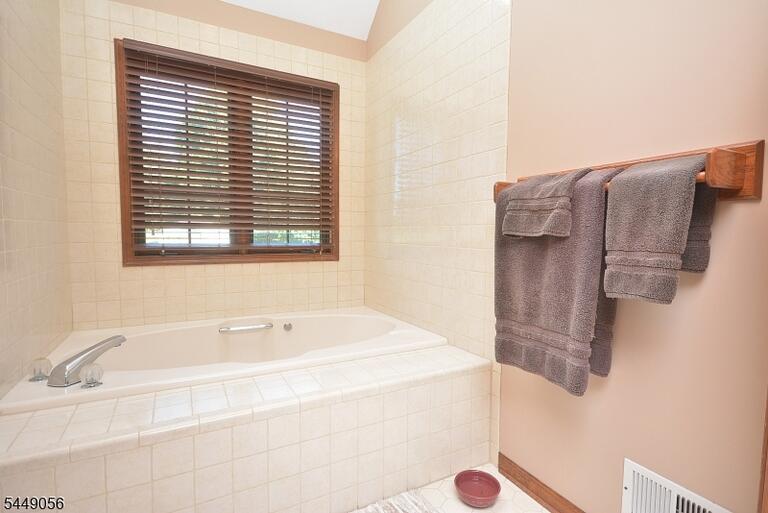 Property listing MLS 4045504 photo 18