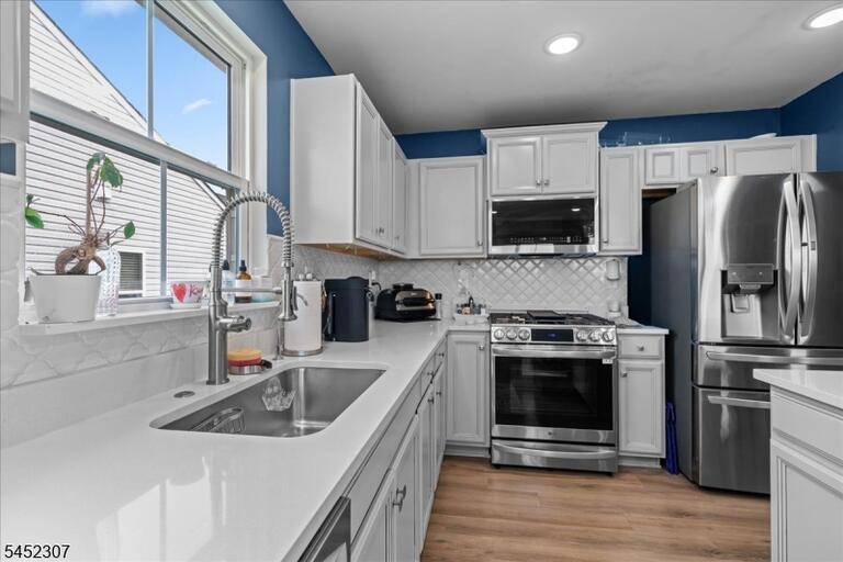 Property listing MLS 4045555 photo 23