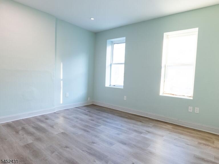 Property listing MLS 4045674 photo 3