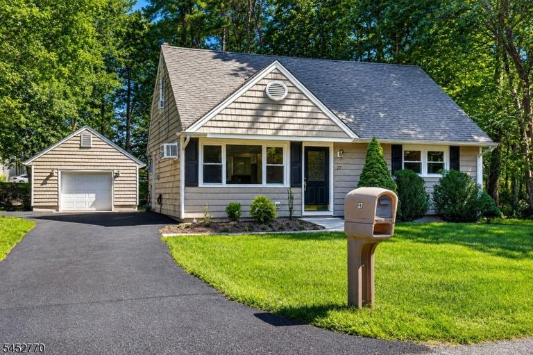 Property listing MLS 4045993 photo 1