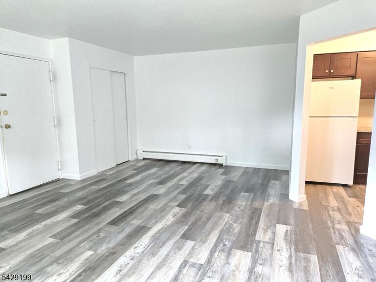 Property listing MLS 4046053 photo 3