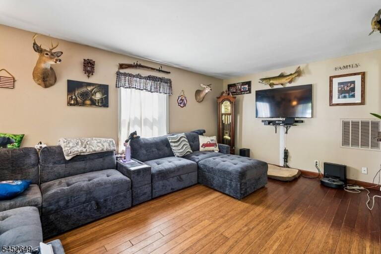Property listing MLS 4046148 photo 2