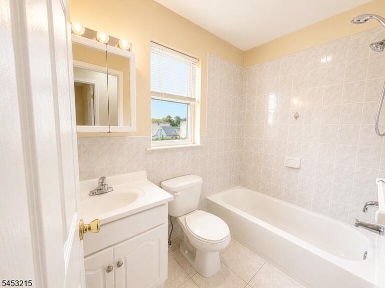 Property listing MLS 4046294 photo 11
