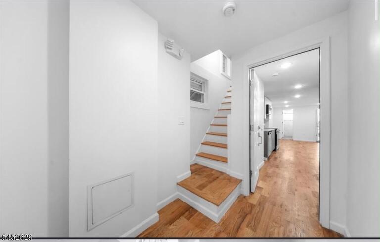Property listing MLS 4046308 photo 5