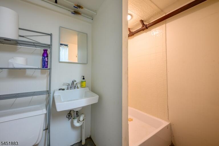 Property listing MLS 4046338 photo 37