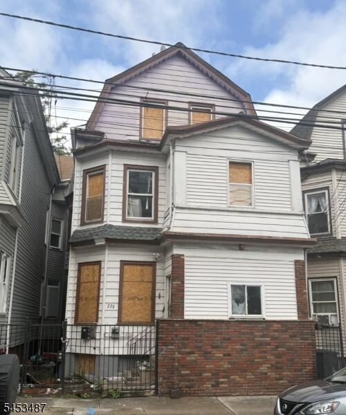 Property listing MLS 4046537 photo 1
