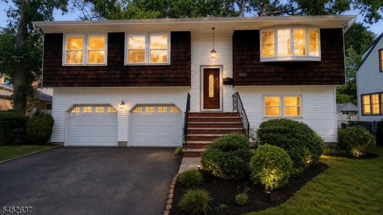 Property listing MLS 4046587 photo 1