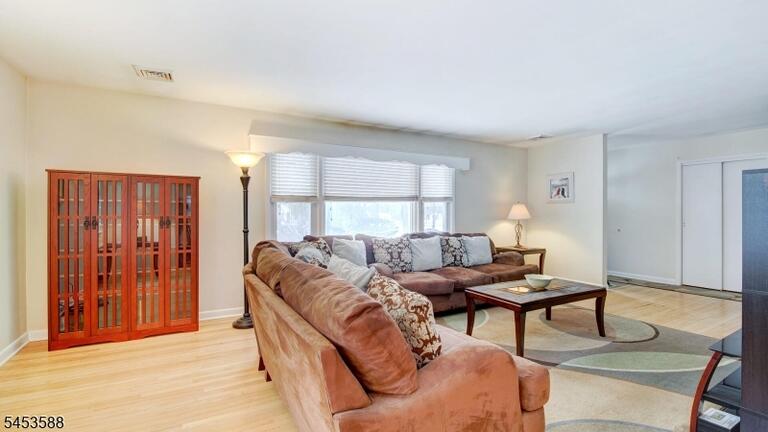 Property listing MLS 4046675 photo 6