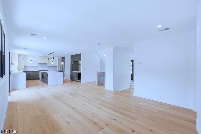 Property listing MLS 4046803 photo 14