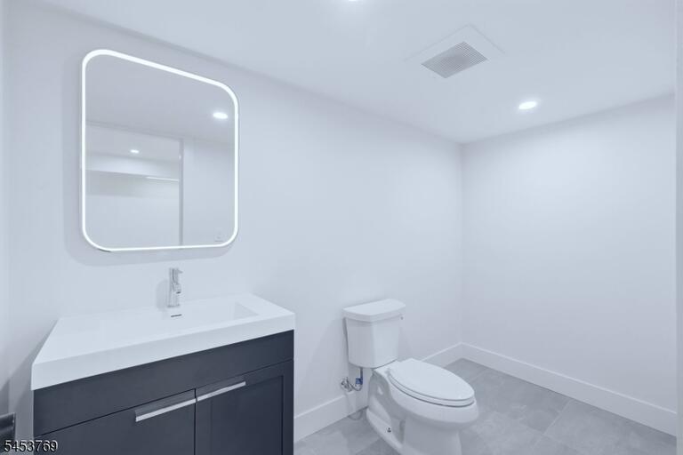 Property listing MLS 4046803 photo 46