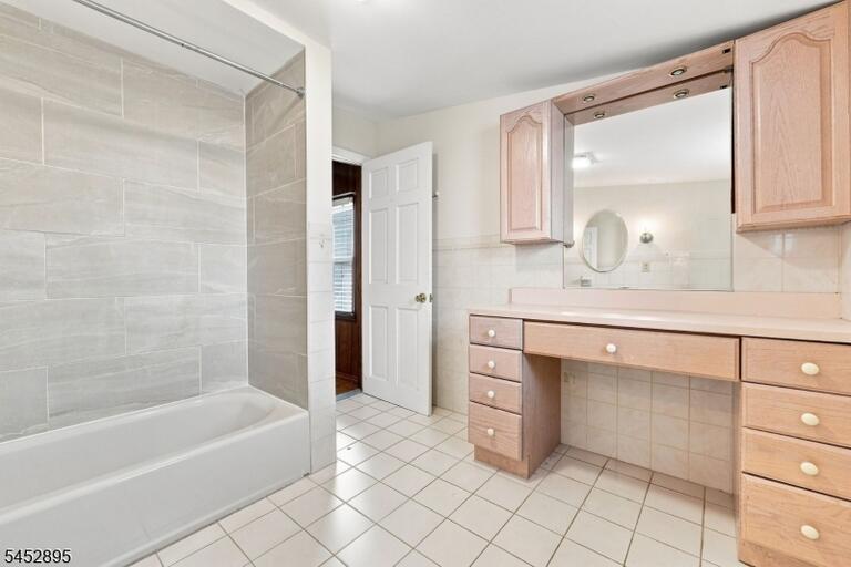 Property listing MLS 4046879 photo 22