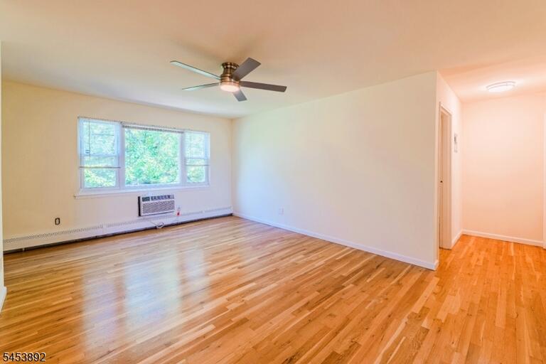 Property listing MLS 4046931 photo 2