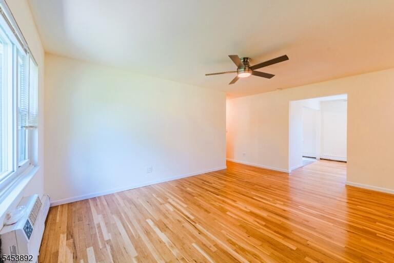 Property listing MLS 4046931 photo 3