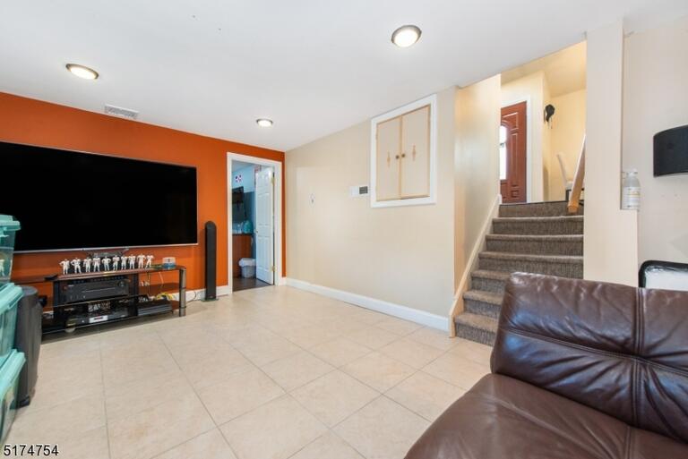 Property listing MLS 4047014 photo 24
