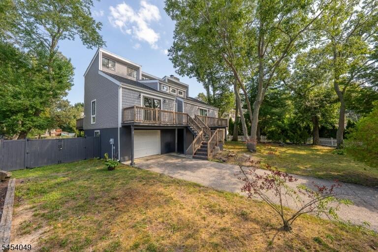 Property listing MLS 4047047 photo 3