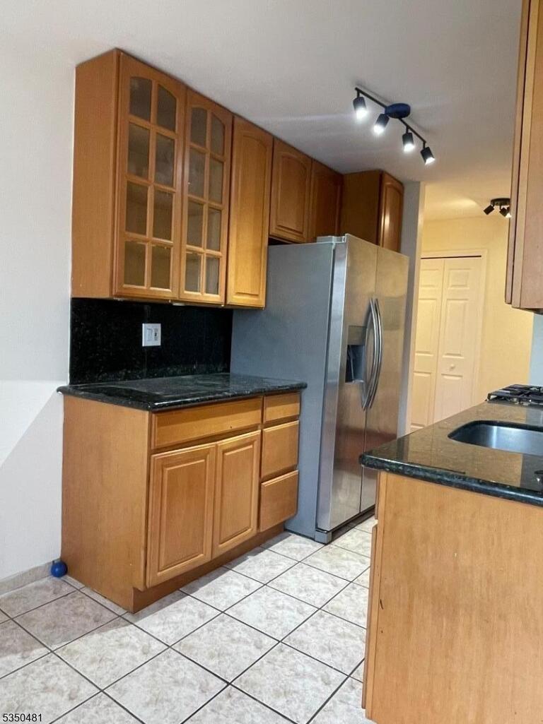 Property listing MLS 4047144 photo 2