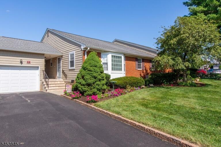 Property listing MLS 4047146 photo 1