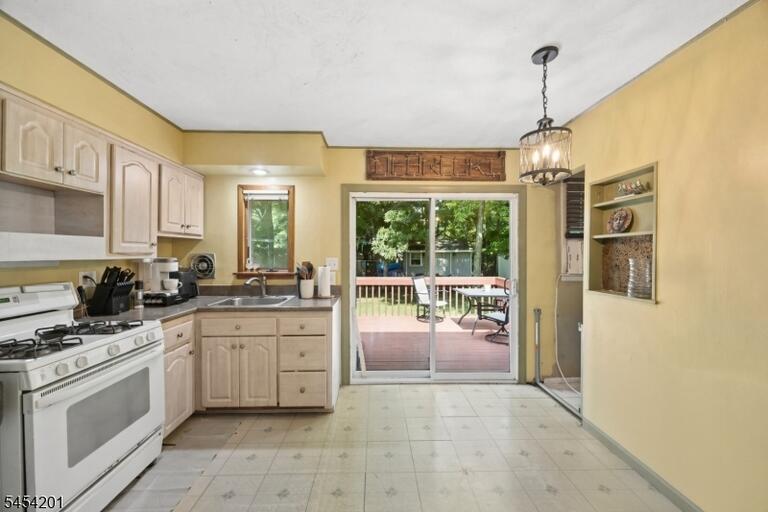 Property listing MLS 4047174 photo 8