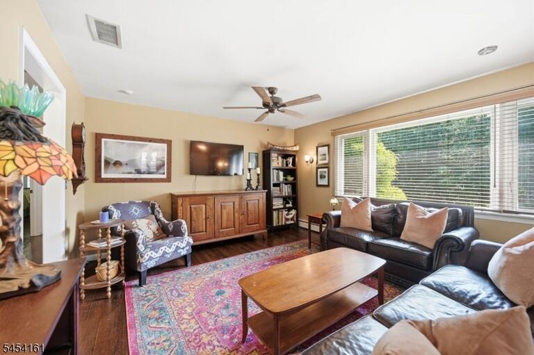 Property listing MLS 4047193 photo 12