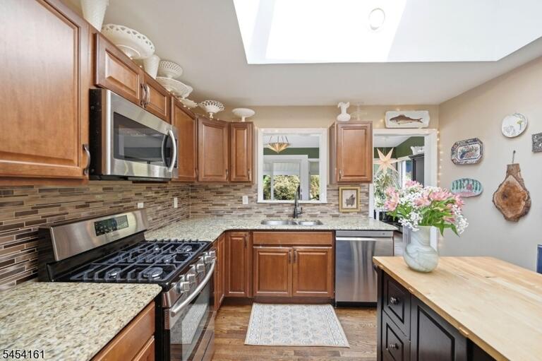 Property listing MLS 4047193 photo 9