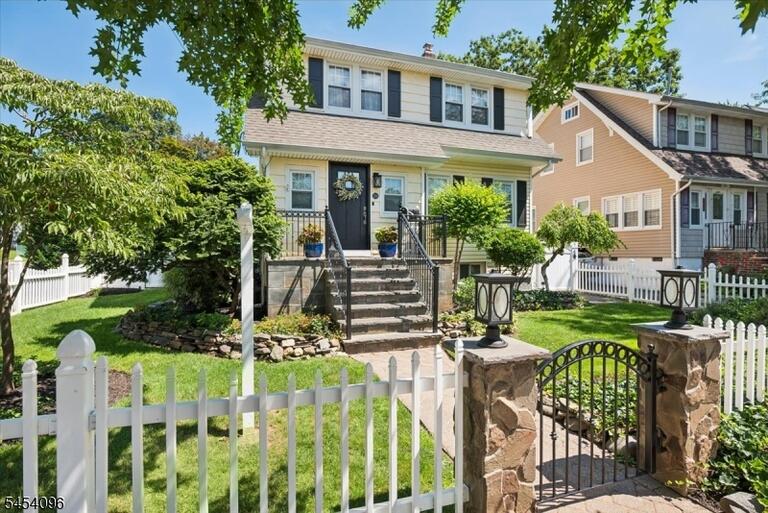 Property listing MLS 4047211 photo 2