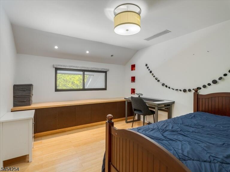 Property listing MLS 4047238 photo 33