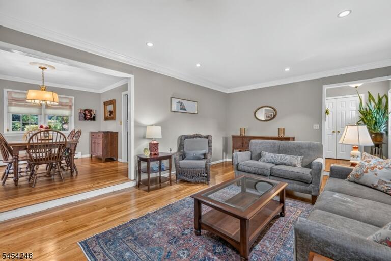 Property listing MLS 4047251 photo 9