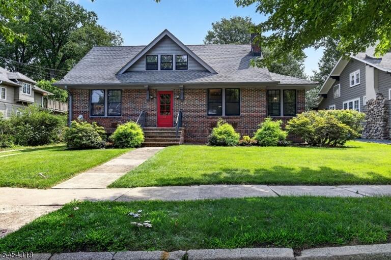 Property listing MLS 4047254 photo 1