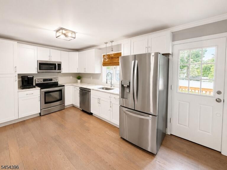 Property listing MLS 4047309 photo 5