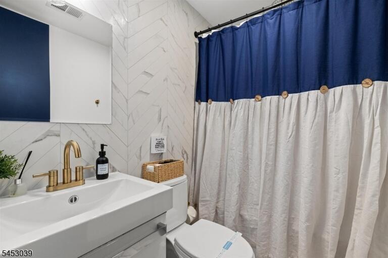 Property listing MLS 4047323 photo 15