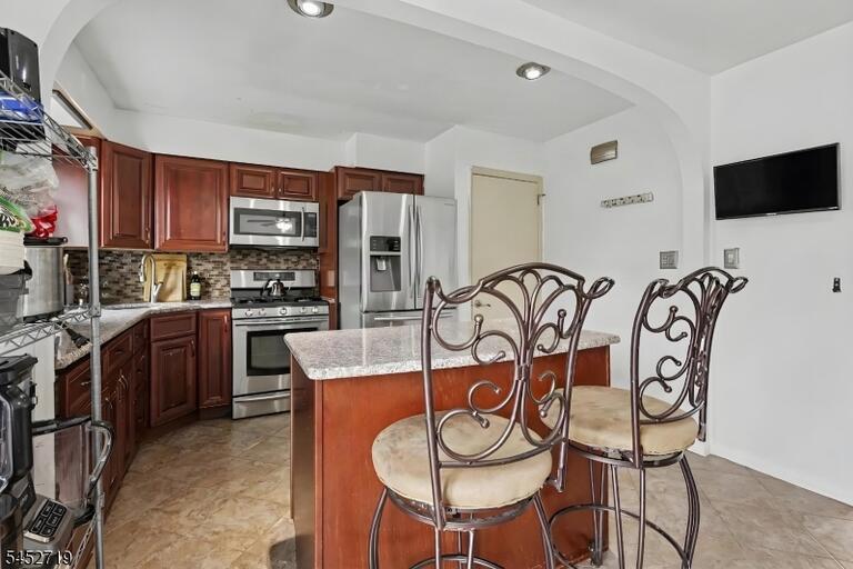 Property listing MLS 4047328 photo 11